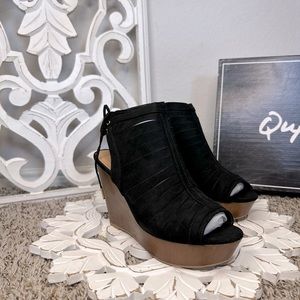 New Women Qupid Faux Suede Slitted Wooden Platform Wedge Sandal NEW IN BOX!